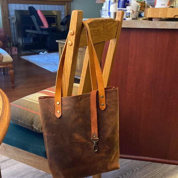 Pure genuine Italian Leather wore about a week it’s beautiful! - Picture 3 of 5